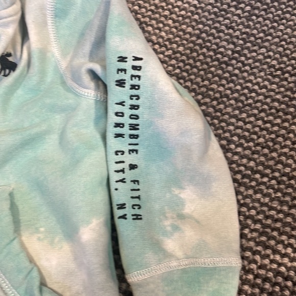 Abercrombie kids zip up sweatshirt - Picture 3 of 3